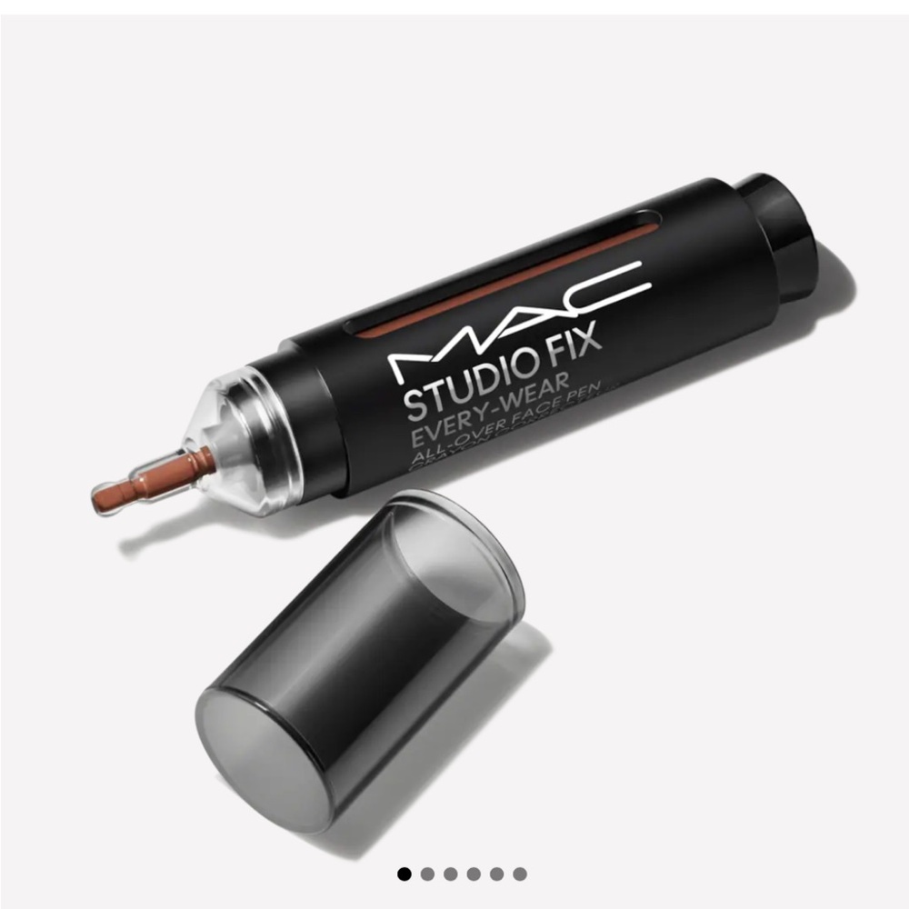 MAC Cosmetics Studio Fix Every-Wear Concealer Foundation NW40